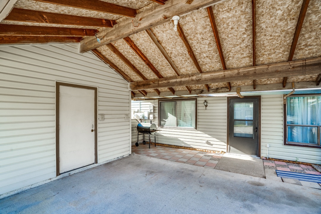 Building Photo - 511 Post Oak Ln