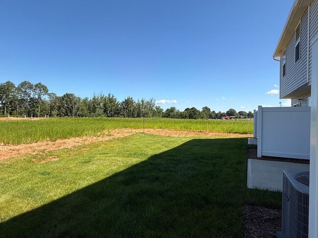 Building Photo - Modern 3-Bedroom Townhouse with Garage & P...