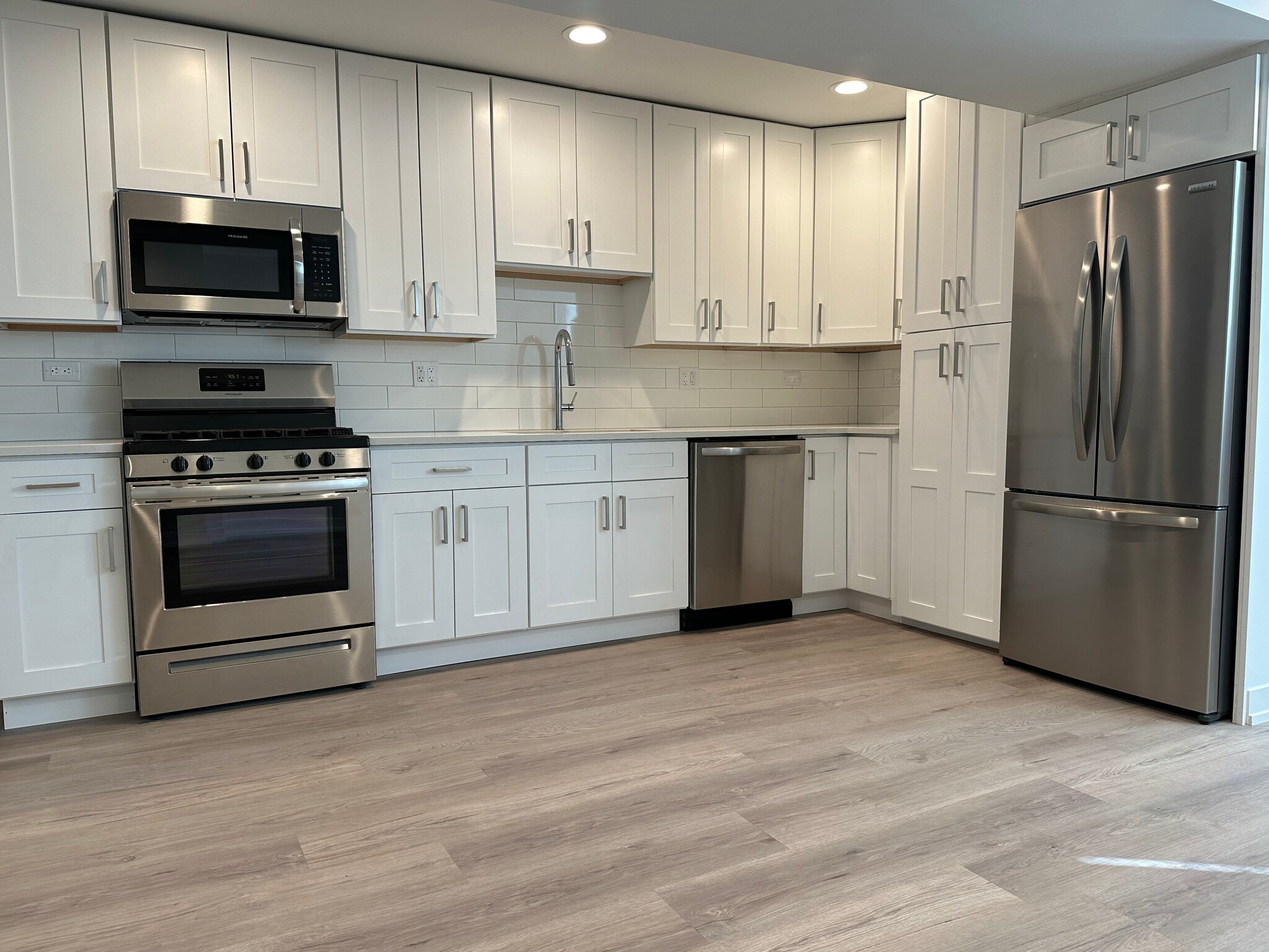 Building Photo - 1328 N Maplewood Ave