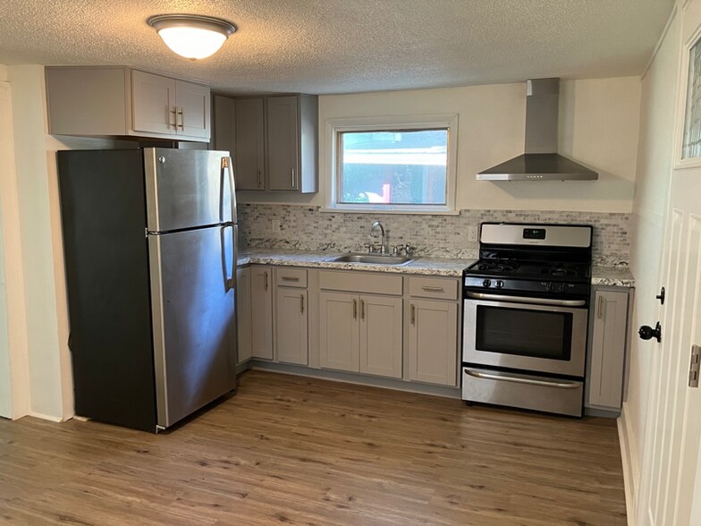 Building Photo - 1130 Blair Ave