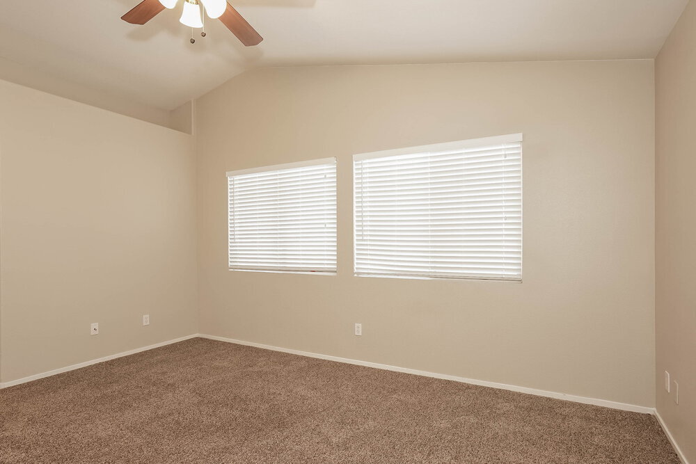 Building Photo - 9524 Friant St