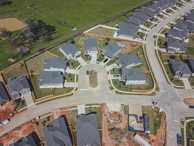 Building Photo - 2016 Woodland Park Ct