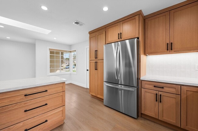 Building Photo - Modern Indoor / Outdoor Living with Resort-Style Yard & Bonus Suite