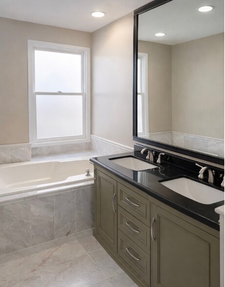 Building Photo - 725 Hamilton Ct