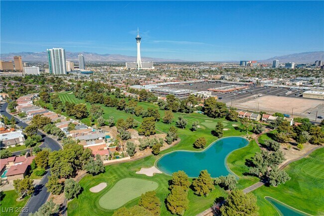 Building Photo - 945 Vegas Valley Dr