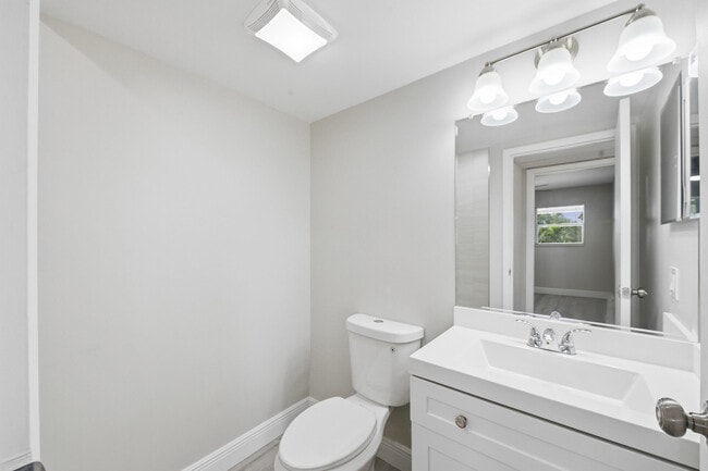 Building Photo - 284 Flanders F