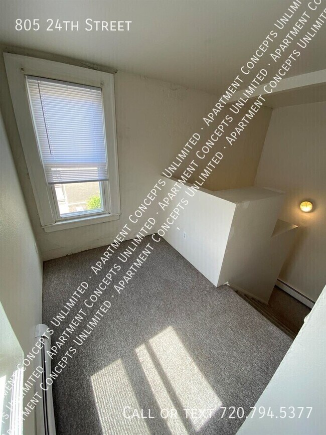 Building Photo - 805 24th St
