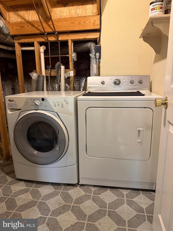 Building Photo - 302 Twisted Stalk Dr