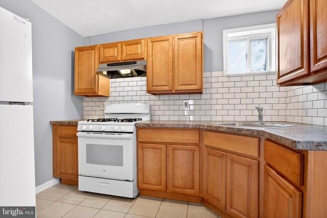 Building Photo - 1528 Church St