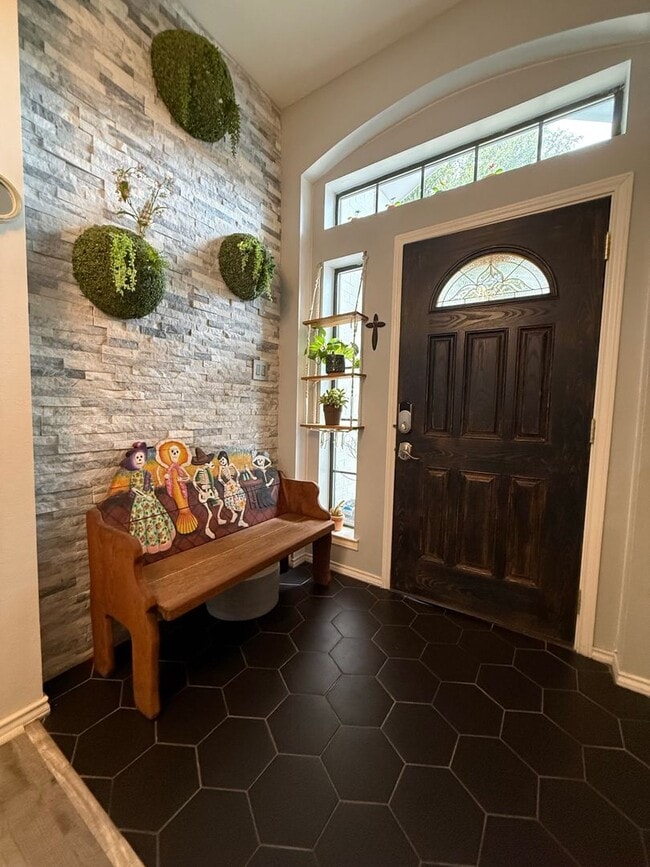 Building Photo - Beautifully updated home IN THE BLUFFS COMING SOON!