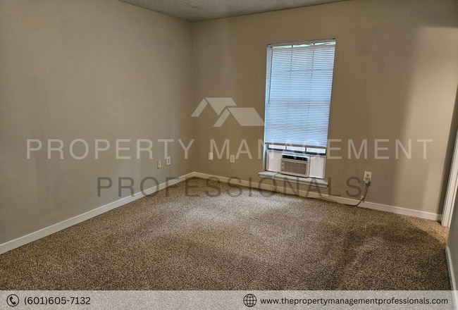 Building Photo - Relaxing and ready for you located in the ...