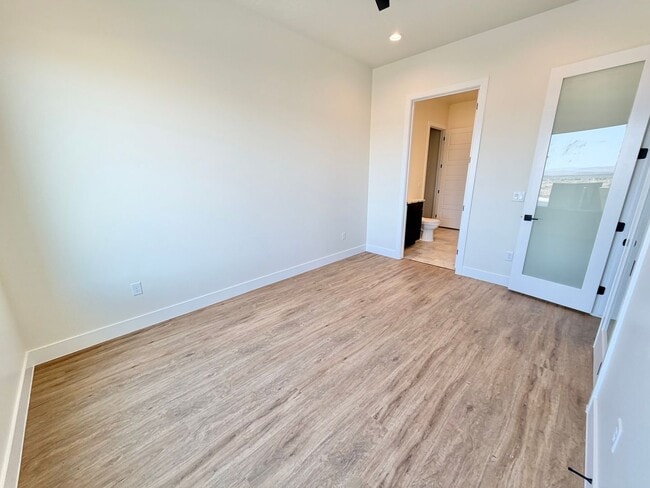 Building Photo - Beautiful Single-Level Home with Trail Access & Stunning Views!!! Pet Friendly!