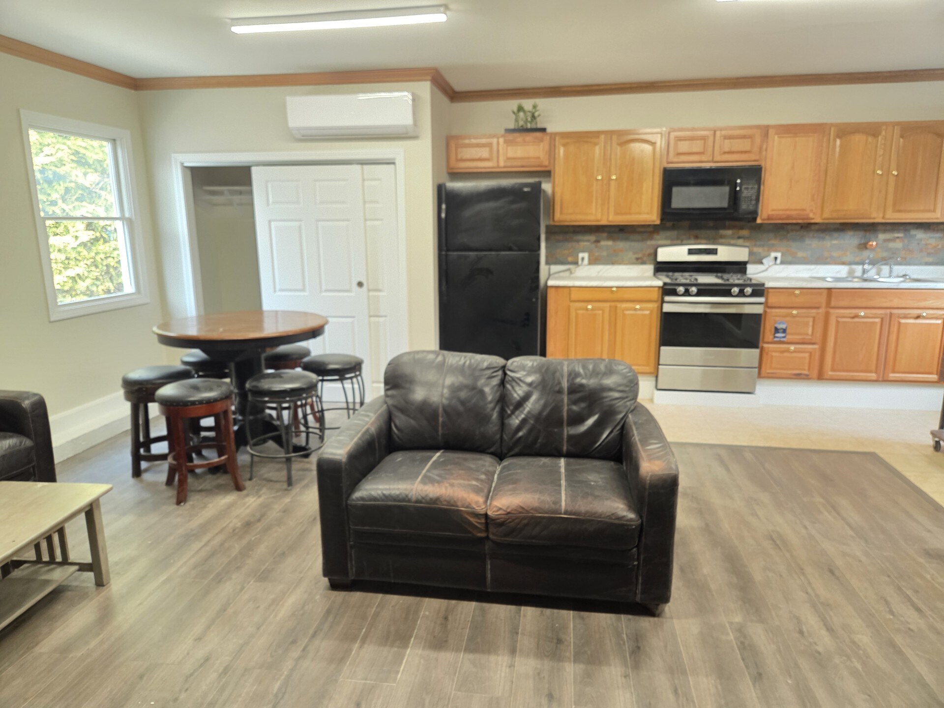 Building Photo - 148 High St