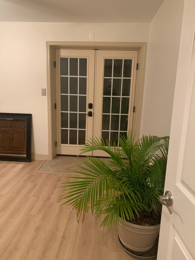 Entrance - 2531 Fallon Dr