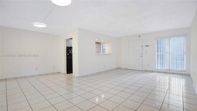 Building Photo - 1340 Lincoln Rd