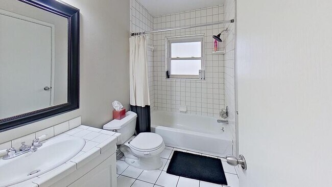 Building Photo - 6800 E Tennessee Ave