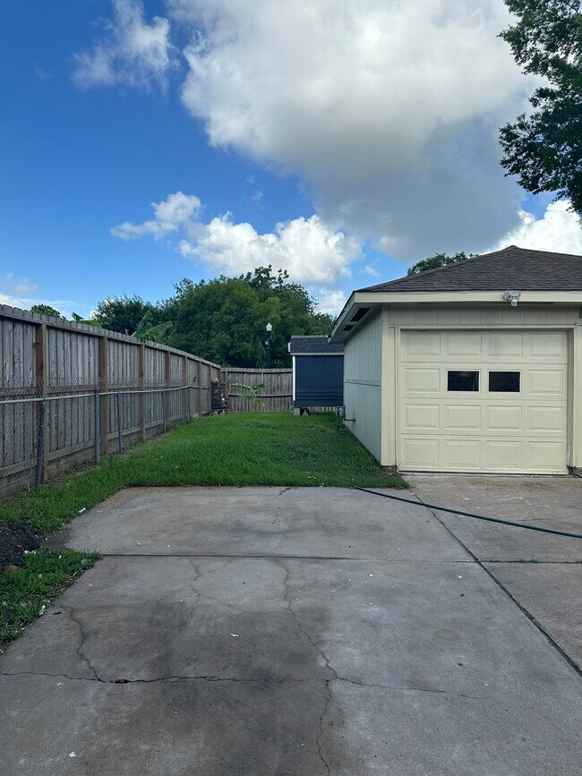 Building Photo - 11702 Brighton Ln