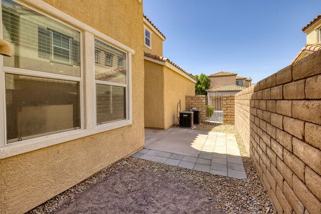 Building Photo - Well Kept Summerlin 3 Bedroom Home