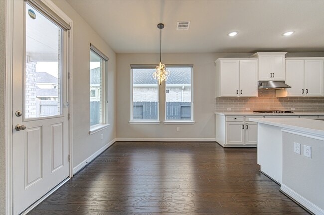 Building Photo - 28918 Woods Rose Ct