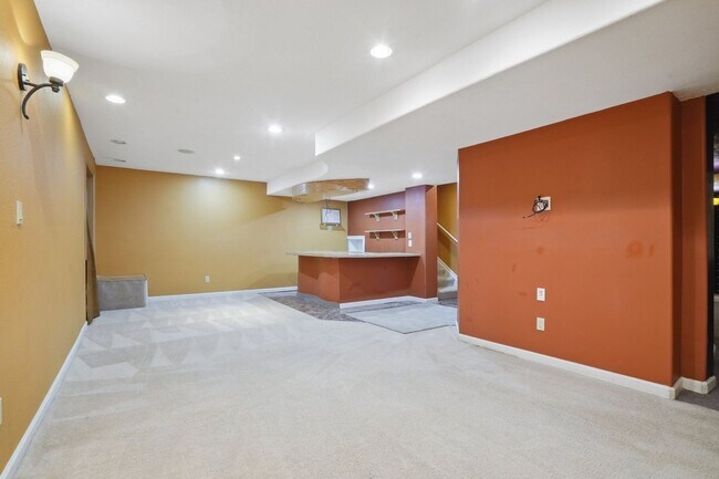 Building Photo - 4 Bedroom Single Family in Denver