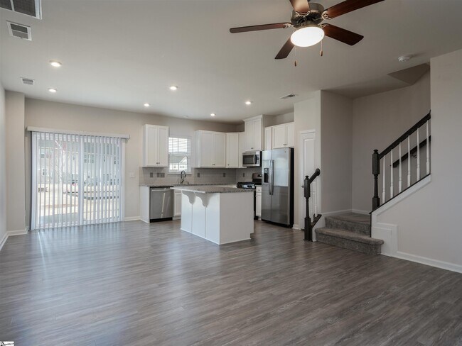 Building Photo - 12 McGuires Pl