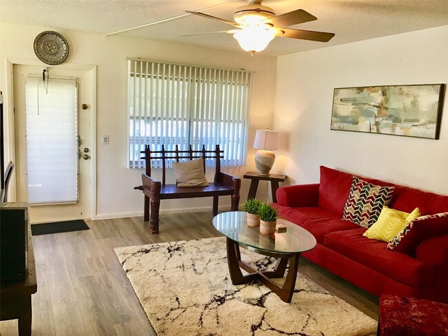 Building Photo - 438 Mansfield K