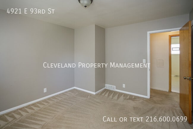 Building Photo - 4921 E 93rd St
