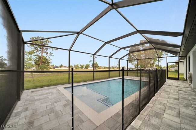 Building Photo - 1201 SW 8th Pl