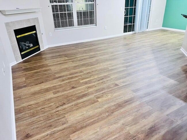 Building Photo - 5157 Vinings Bend