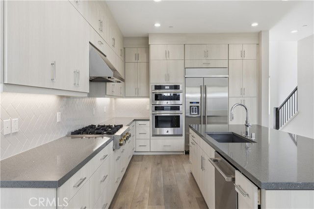 Building Photo - 141 Holliston