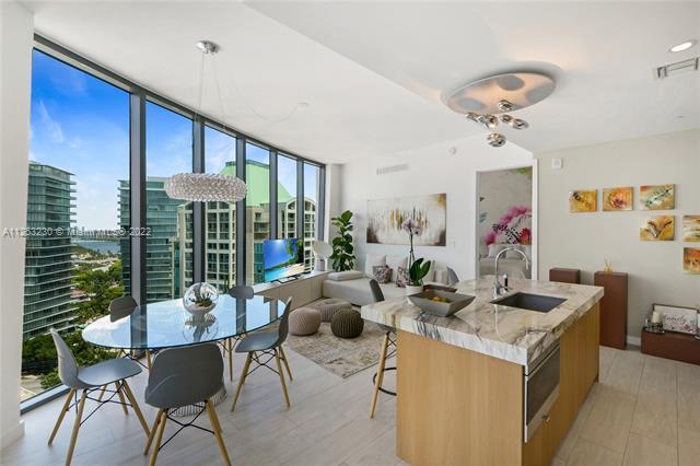 Building Photo - 2831 S Bayshore Dr