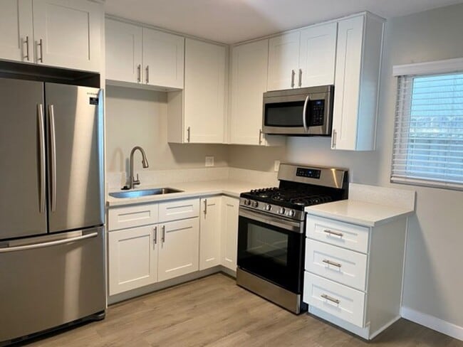 Building Photo - *OPEN HOUSE: 7/12 12:30-1:30PM* 2 BR in Un...