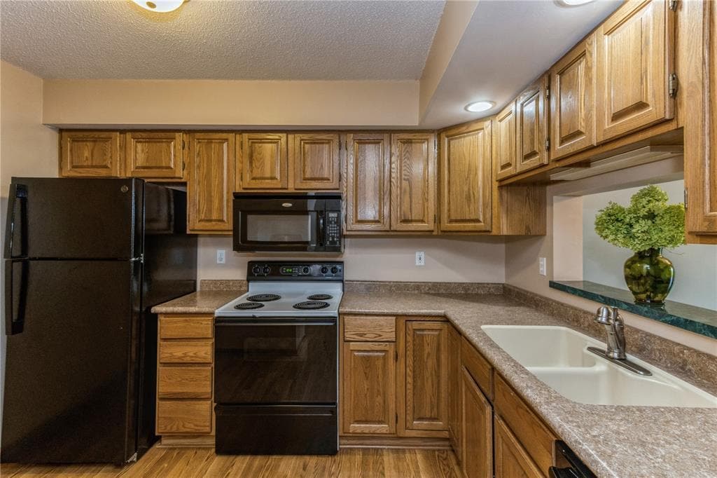 Building Photo - 941 Grand Avenue Ct