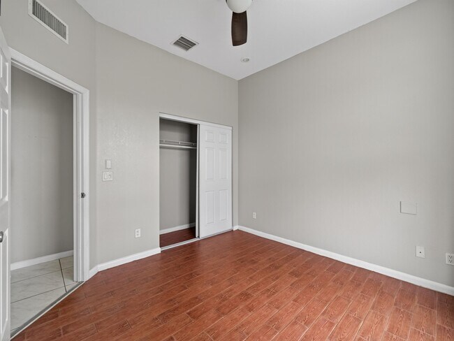 Building Photo - 4059 SW Kamsler St