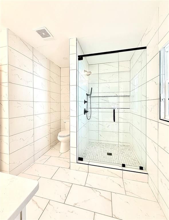 Building Photo - 200 W Paces Ferry Rd NW