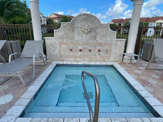 Building Photo - 110 Villa Cir