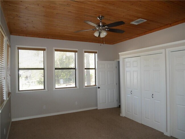 Building Photo - 16216 Stewart Rd