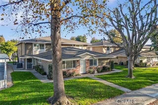 Building Photo - 3036 Knollwood Ave