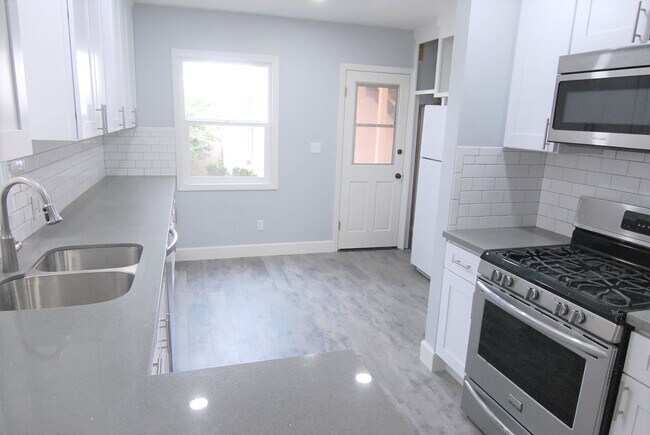 Building Photo - BB LLC - Savona Walk