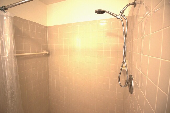 Building Photo - 2900 Olivewood Terrace