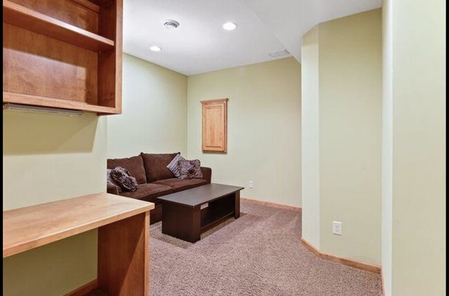 Building Photo - 12452 Alise Pl