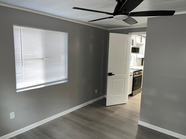 Building Photo - 9995 SE 170th Pl