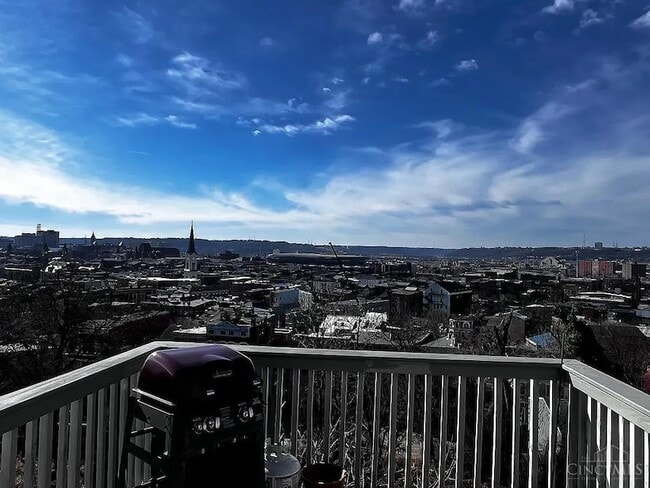 Building Photo - 67 Mulberry St