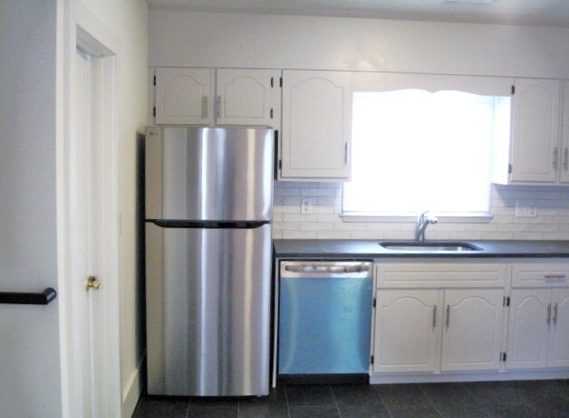 Building Photo - 20 Beechwood Ave