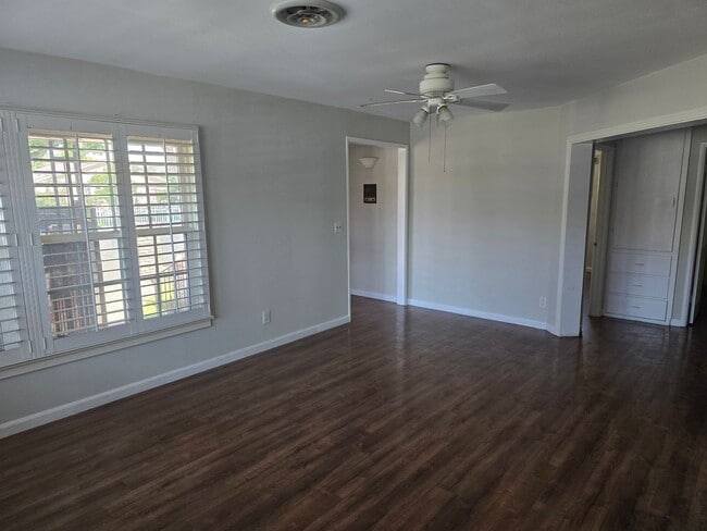 Building Photo - Rental in Anaheim