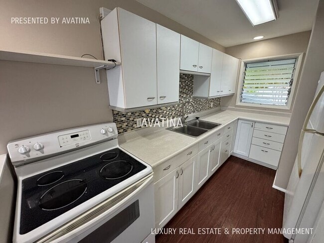 Building Photo - 1266 Manulani St