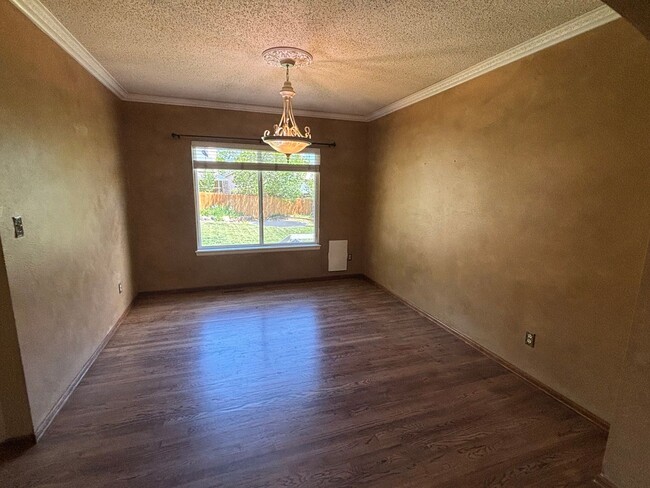 Building Photo - gorgeous West-Side Home