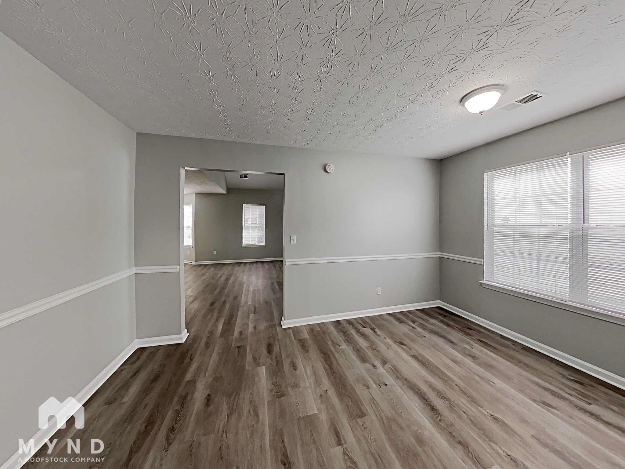 Building Photo - 2892 Two Lakes Cir