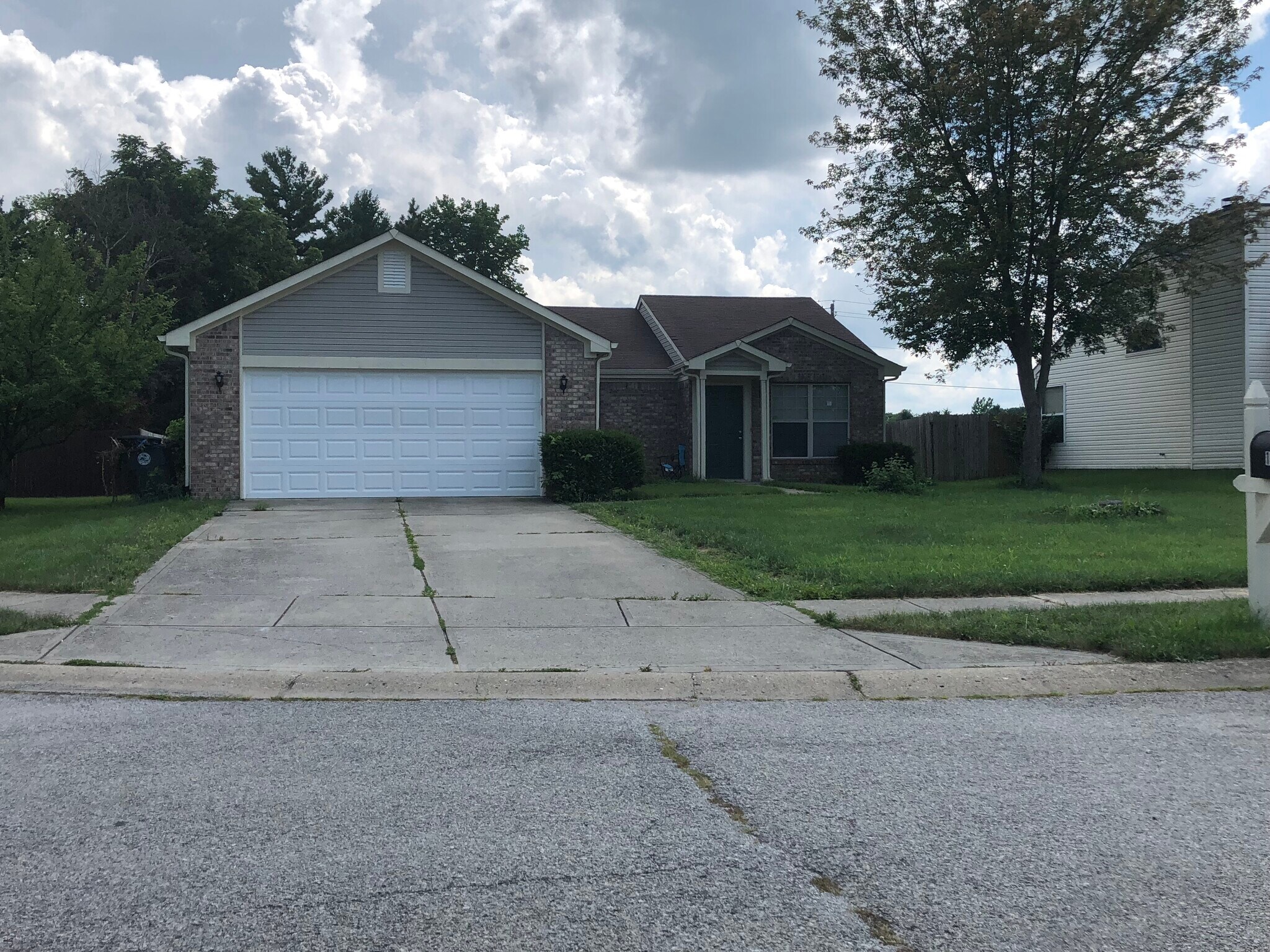 Building Photo - 10843 Tanbark Dr