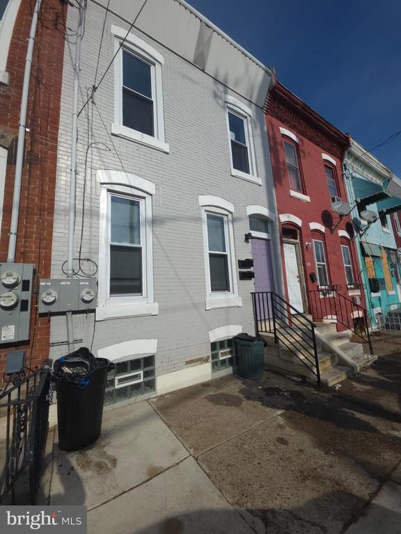 Building Photo - 1133 W Somerset St